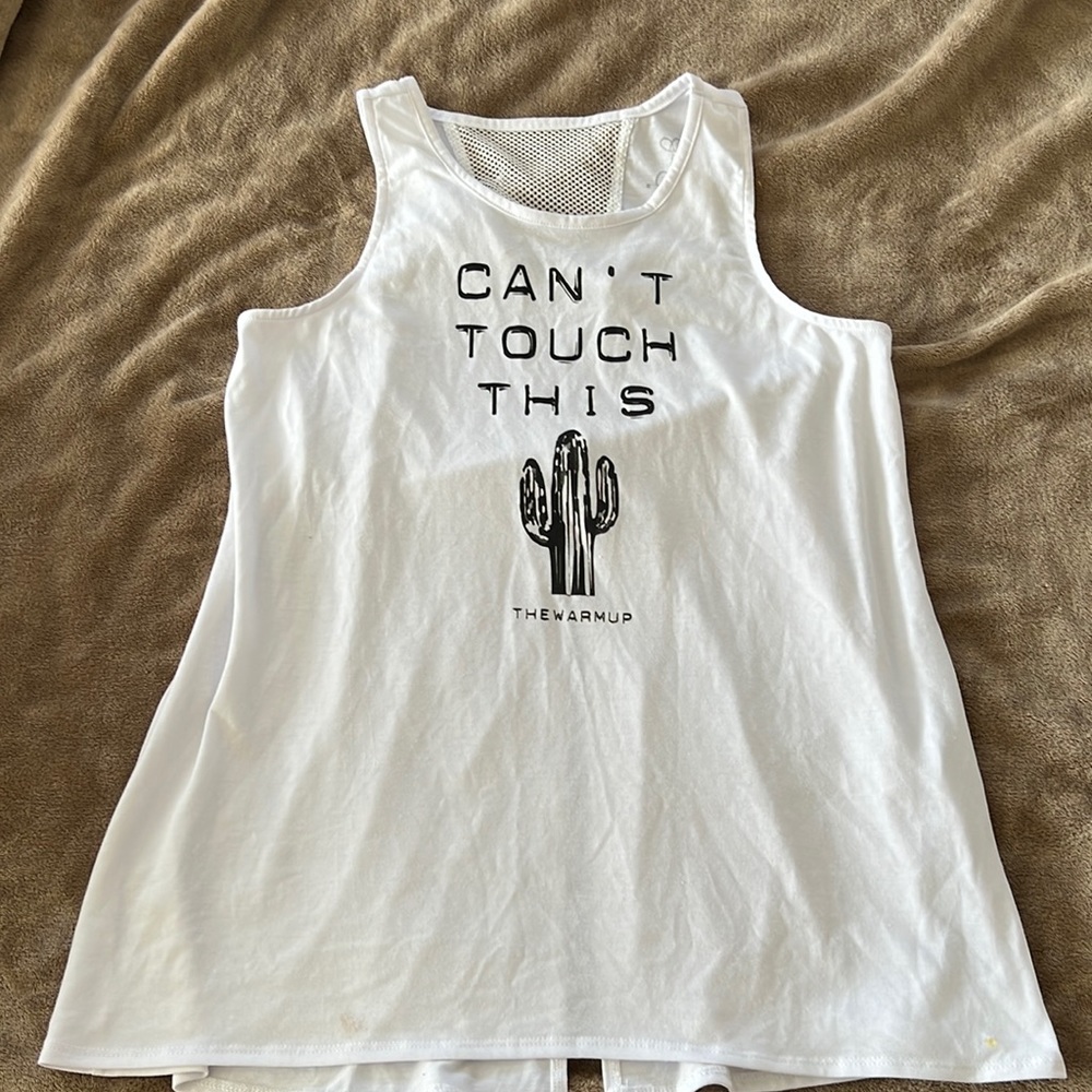 Tank with slit back